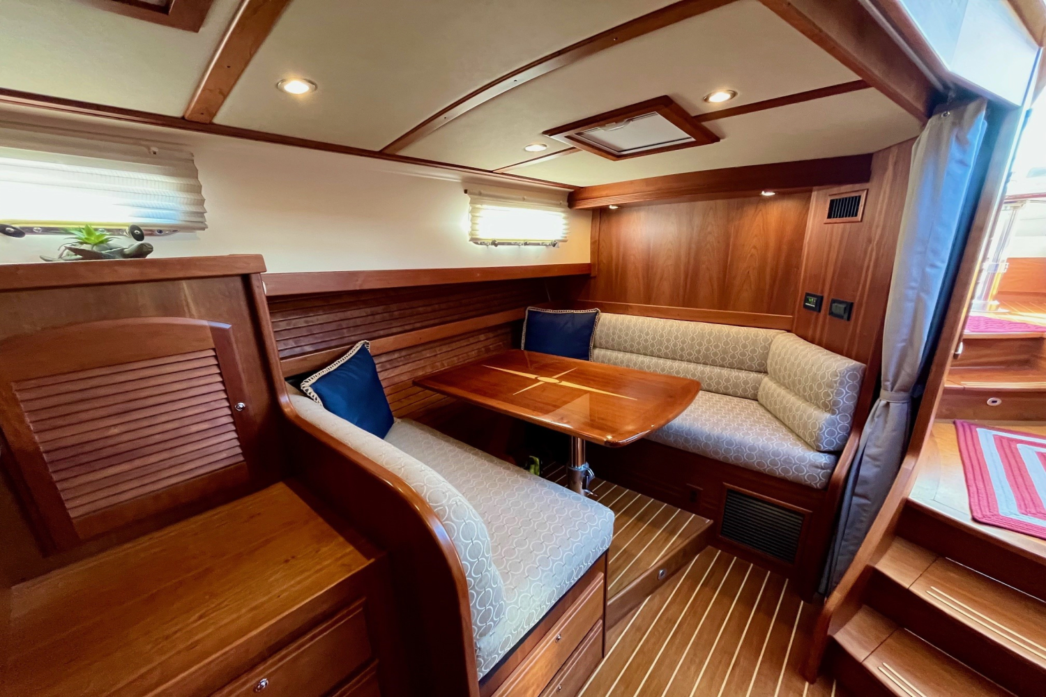 Slide: The Image of Sabre 42 SALON EXPRESS 2015 - 32