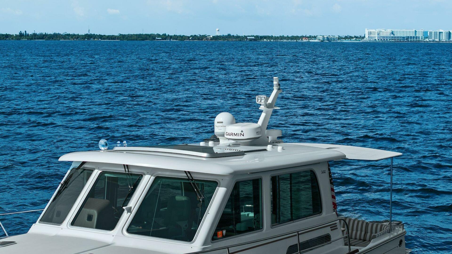 Slide: The Image of 2016 Sabre 42 Salon Express- PABLO'S CRUISE- Radar - 5313252