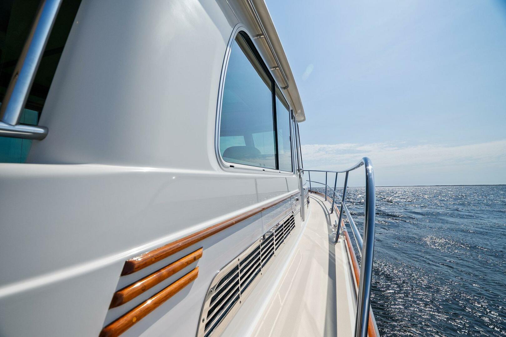 Slide: The Image of 2016 Sabre 42 Salon Express- PABLO'S CRUISE- Catwalk - 5313305