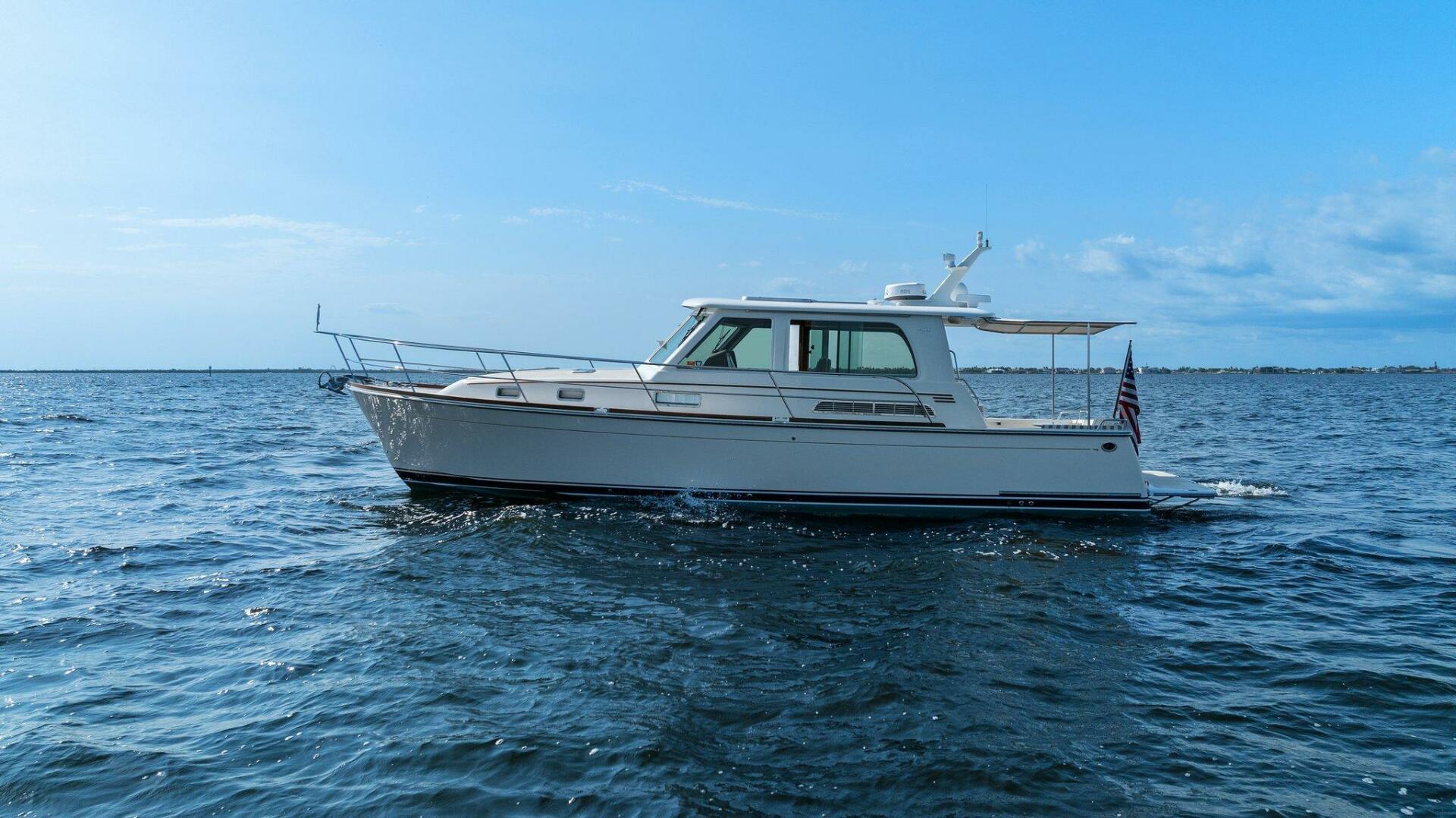 Slide: The Image of 2016 Sabre 42 Salon Express- PABLO'S CRUISE- Port - 5313240