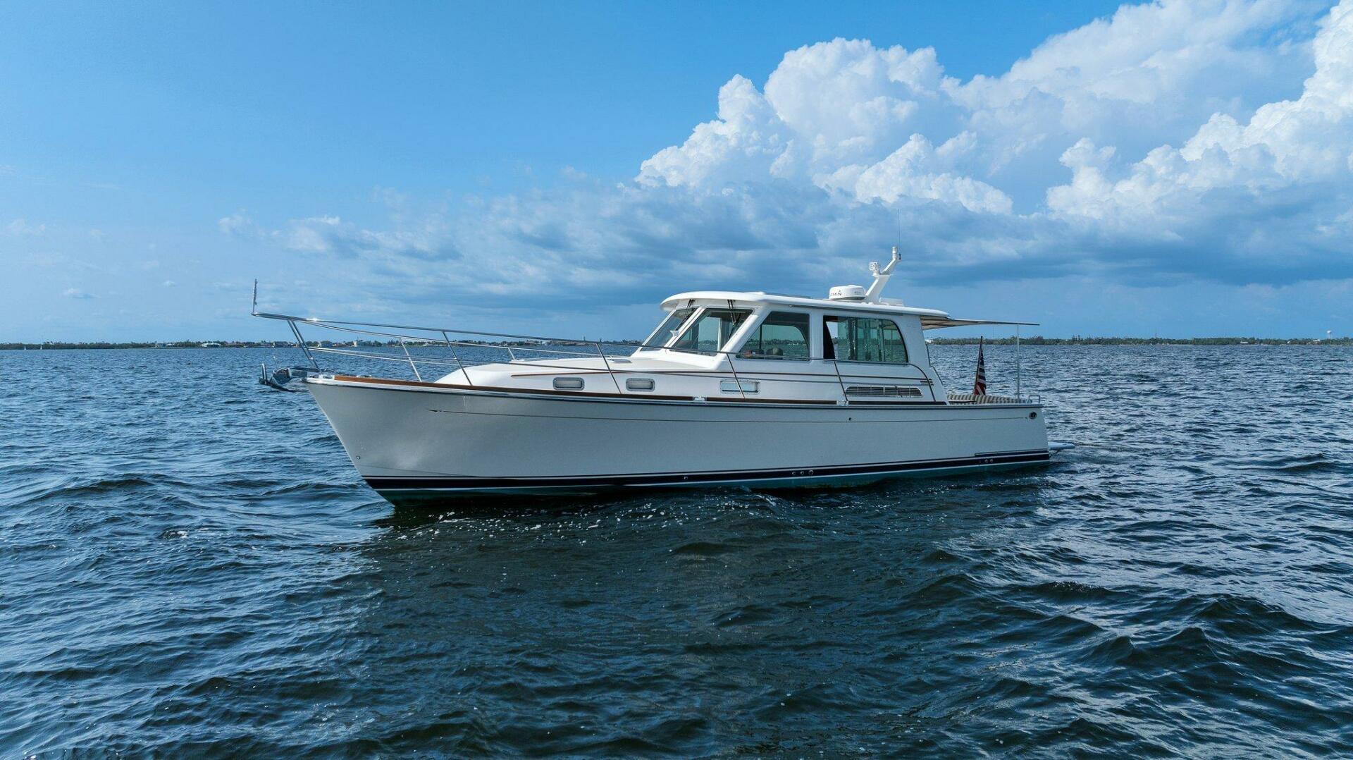 Slide: The Image of 2016 Sabre 42 Salon Express- PABLO'S CRUISE- Port - 5313241