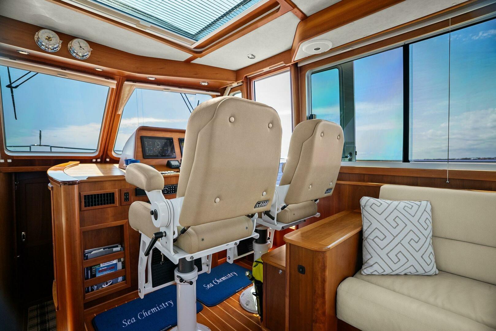 Slide: The Image of 2016 Sabre 42 Salon Express- PABLO'S CRUISE- Helm - 5313300