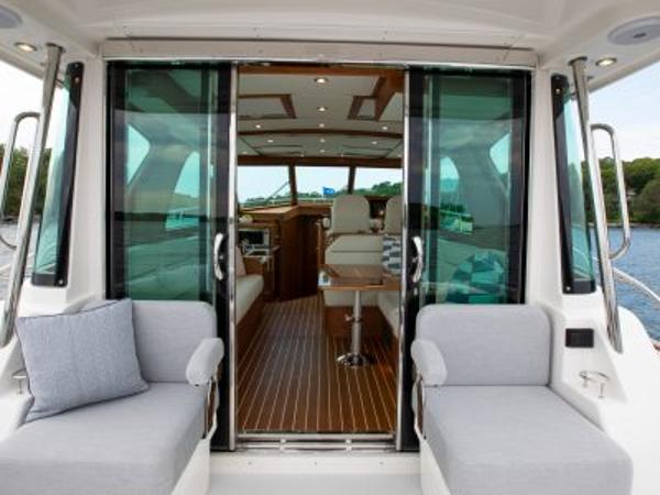 Slide: The Image of Sabre 43 Salon Express 2025 - 4