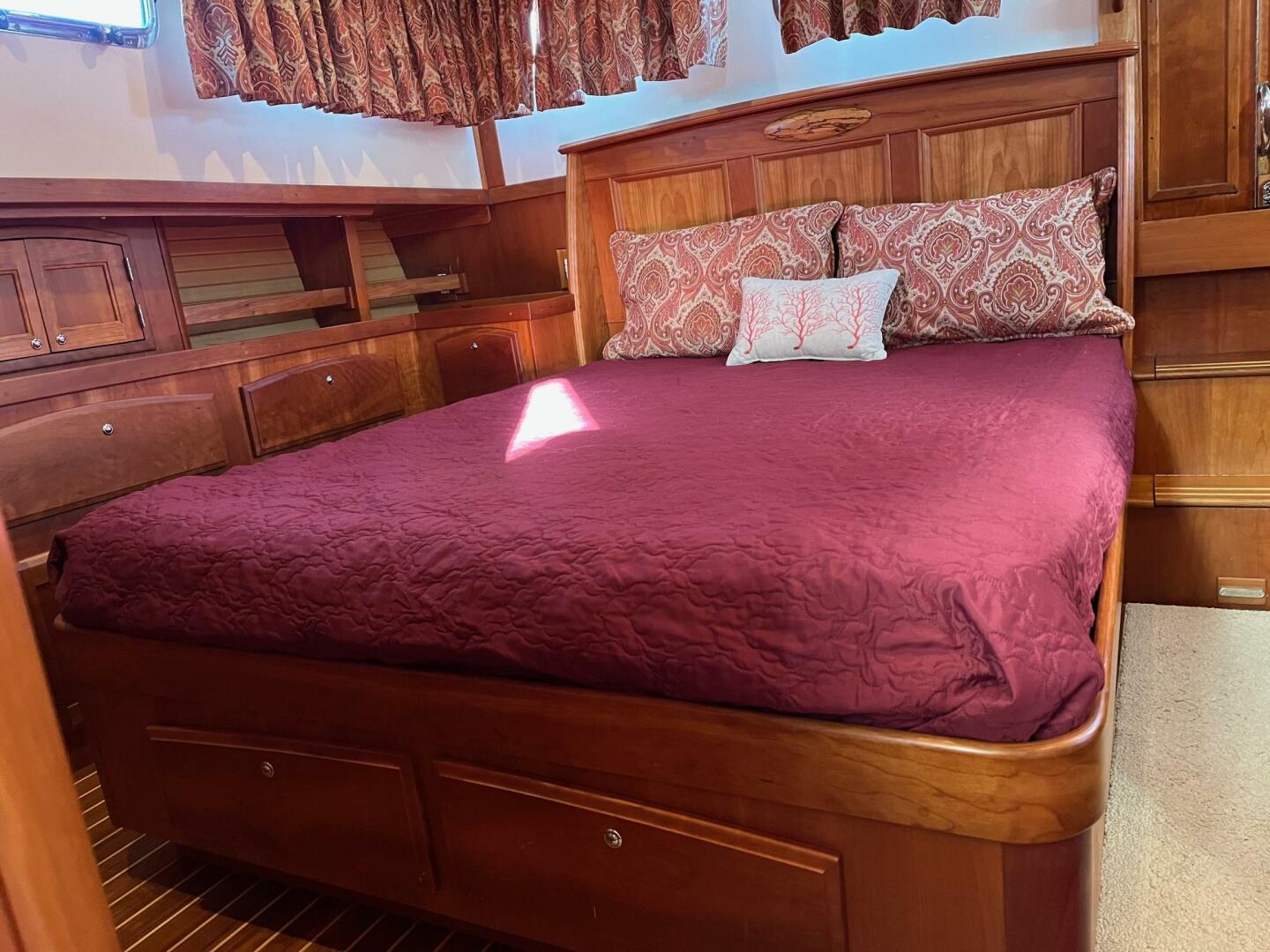 Slide: The Image of Sabre 47 Aft Cabin 2004 - 4917042