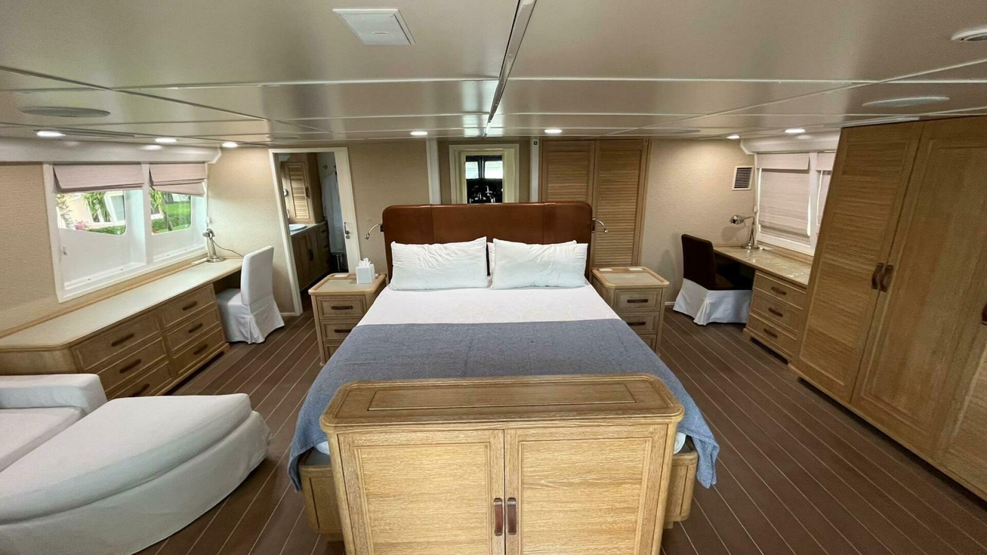 Slide: The Image of Sabre Catamarans 2004 - 4825030