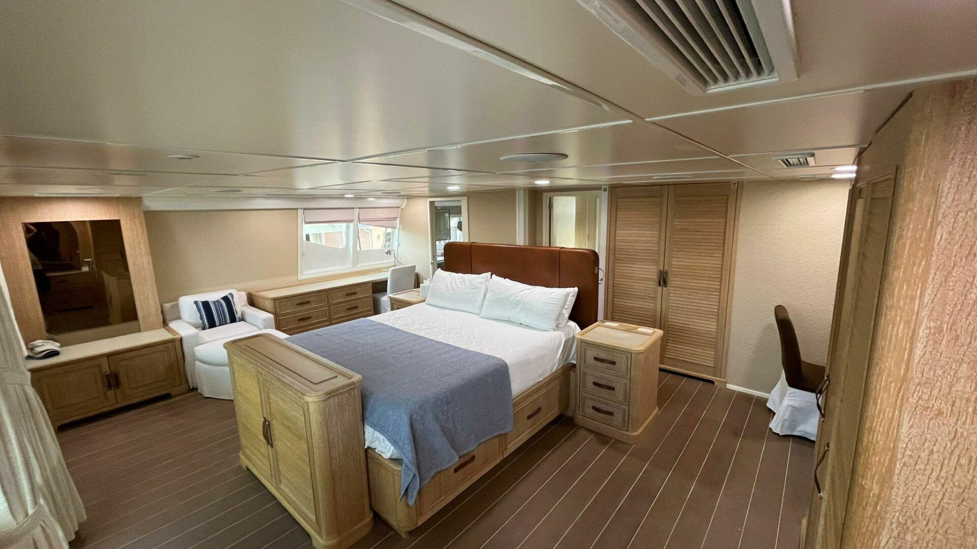 Slide: The Image of Sabre Catamarans 2004 - 4825016