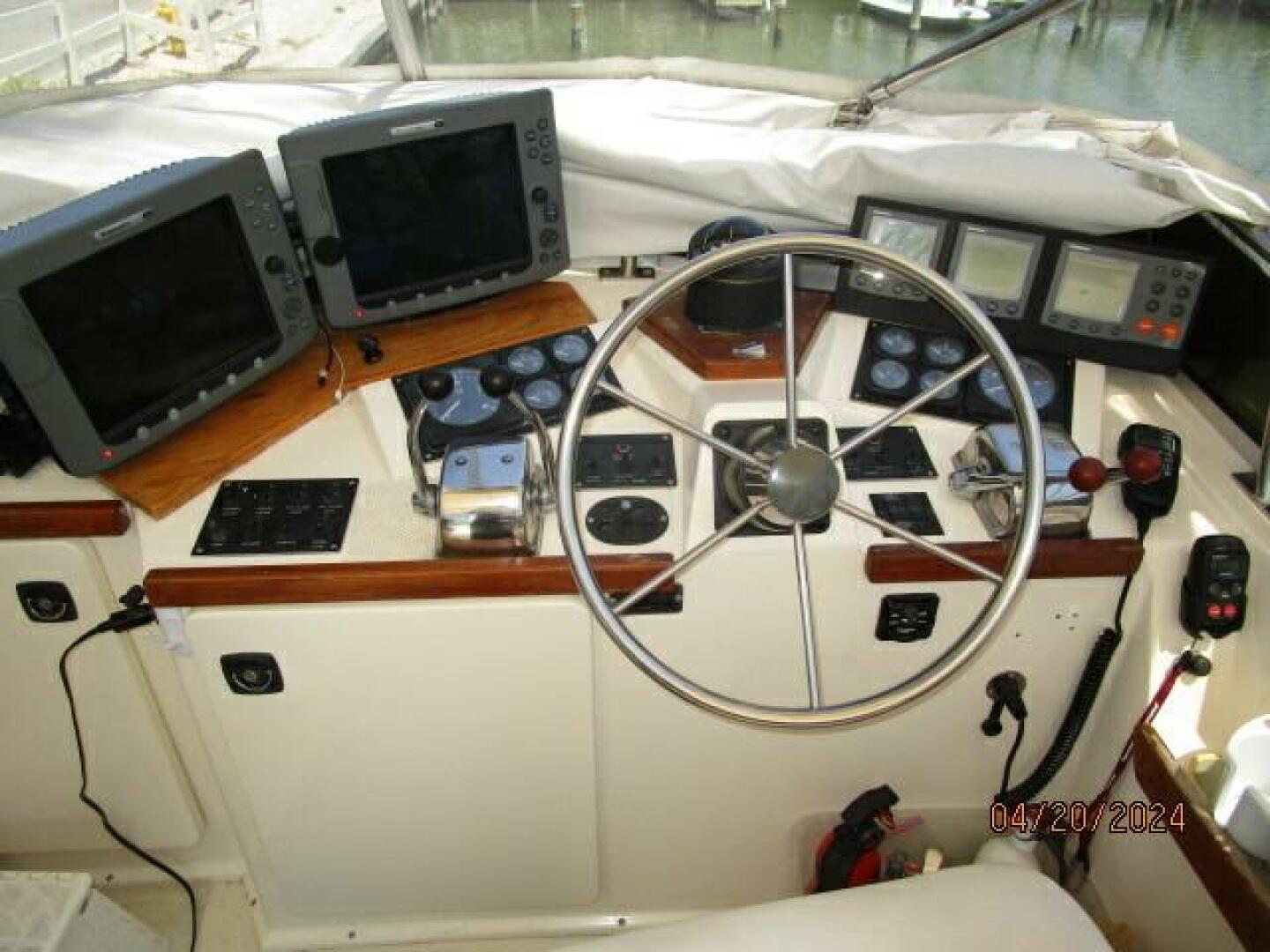 Slide: The Image of 36' Sabreline flybridge helm - 4329927