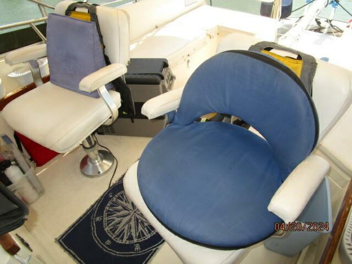 Slide: The Image of 36' Sabreline flybridge helmseats - 4329929