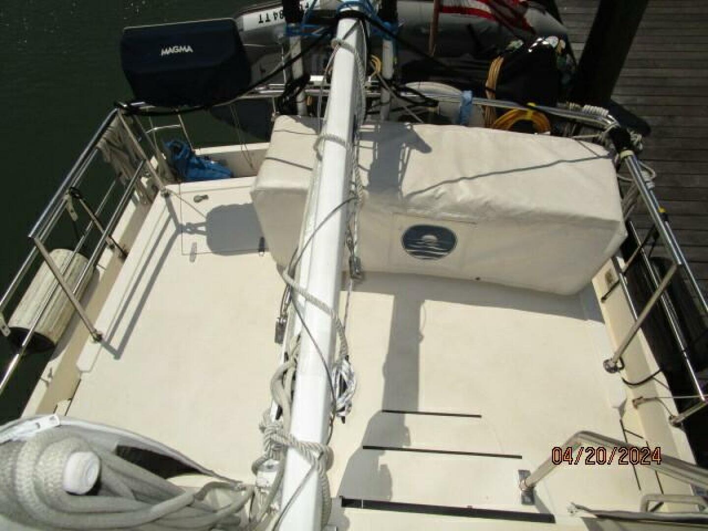 Slide: The Image of 36' Sabreline trunk cabin - 4329987