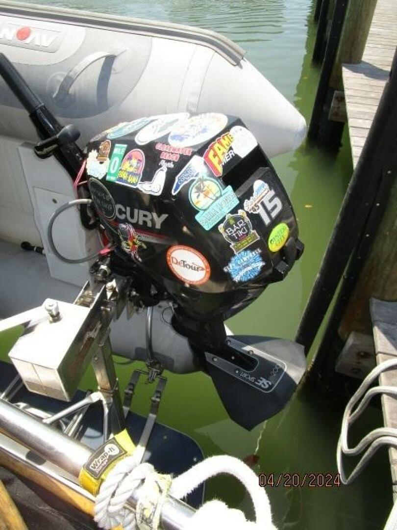 Slide: The Image of 36' Sabreline tender outboard - 4329983