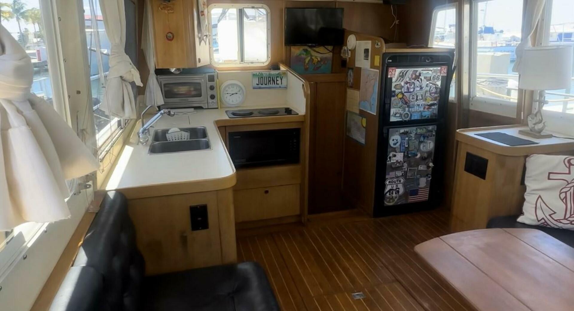 Slide: The Image of 36' Sabreline salon aft - 4329973