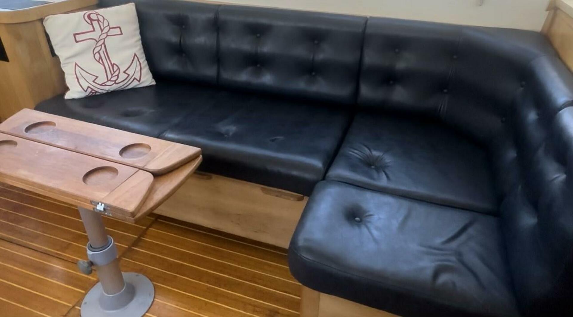 Slide: The Image of 36' Sabreline salon port seating - 4329975