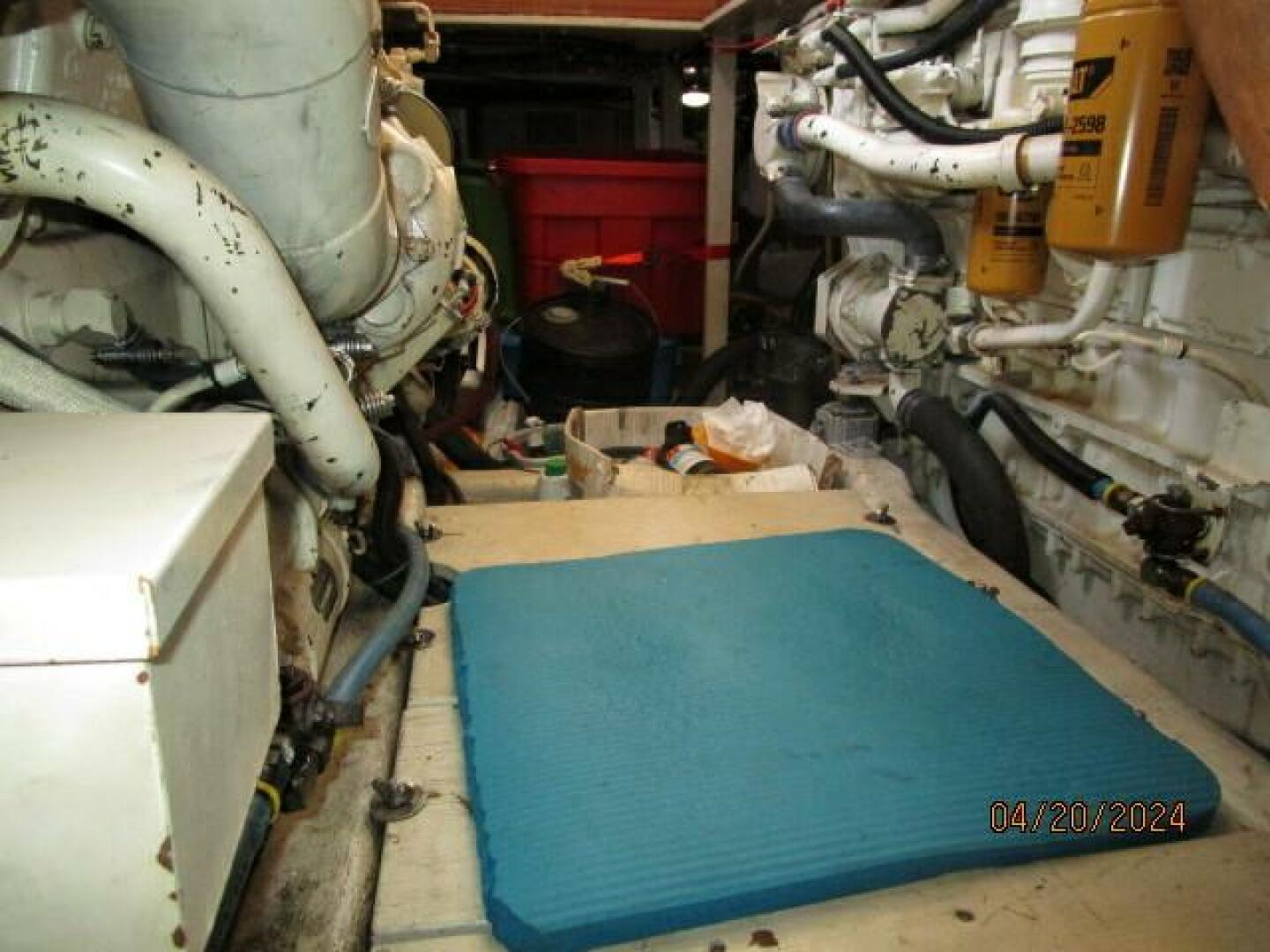 Slide: The Image of 36' Sabreline engine room forward - 4329920