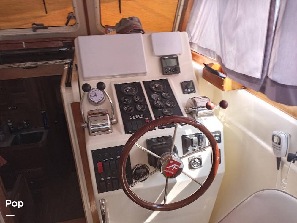 Slide: The Image of Sabreline 36 Hardtop Express 2004 - 11286717
