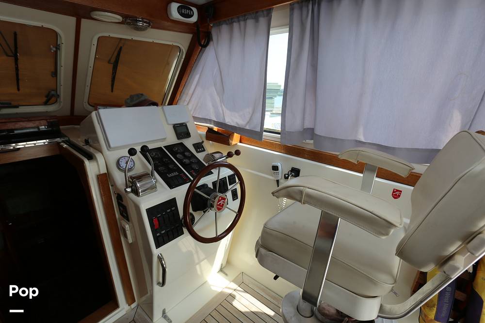Slide: The Image of Sabreline 36 Hardtop Express 2004 - 11292088