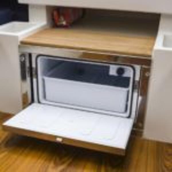 Slide: The Image of Saffier SC 8M Cabin 2025 - 12