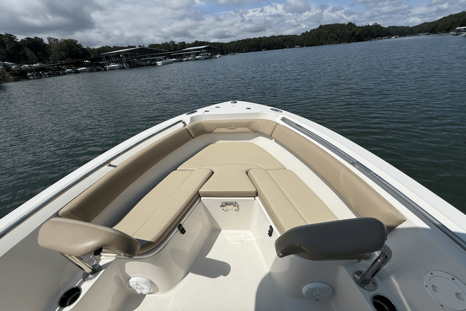 Slide: The Image of Sailfish 220 CC 2021 - 13