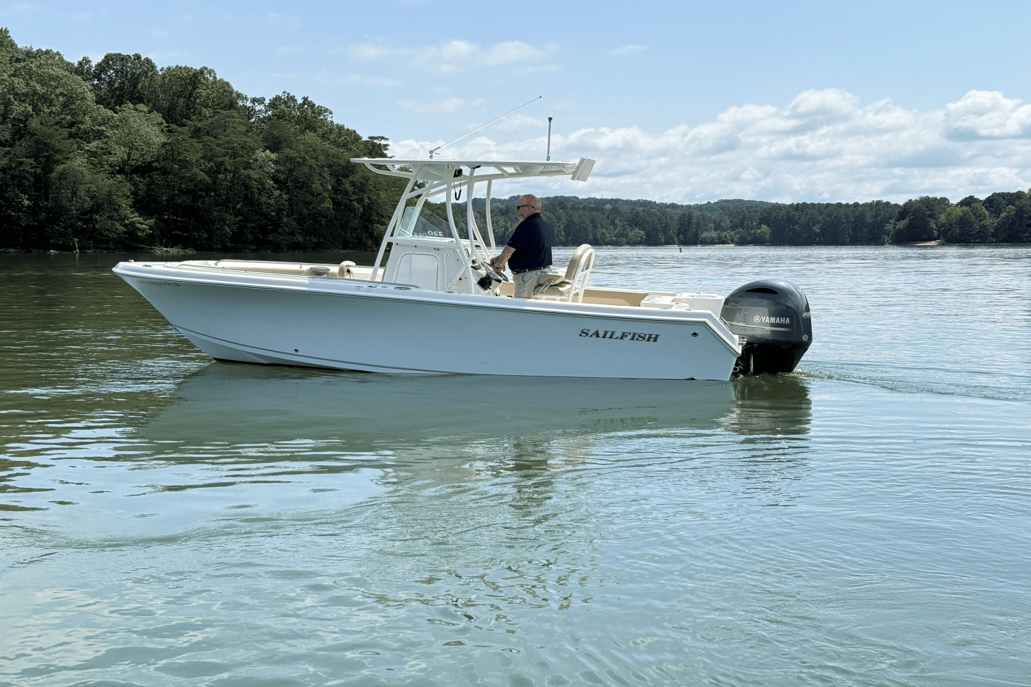 Slide: The Image of Sailfish 220 CC 2021 - 2