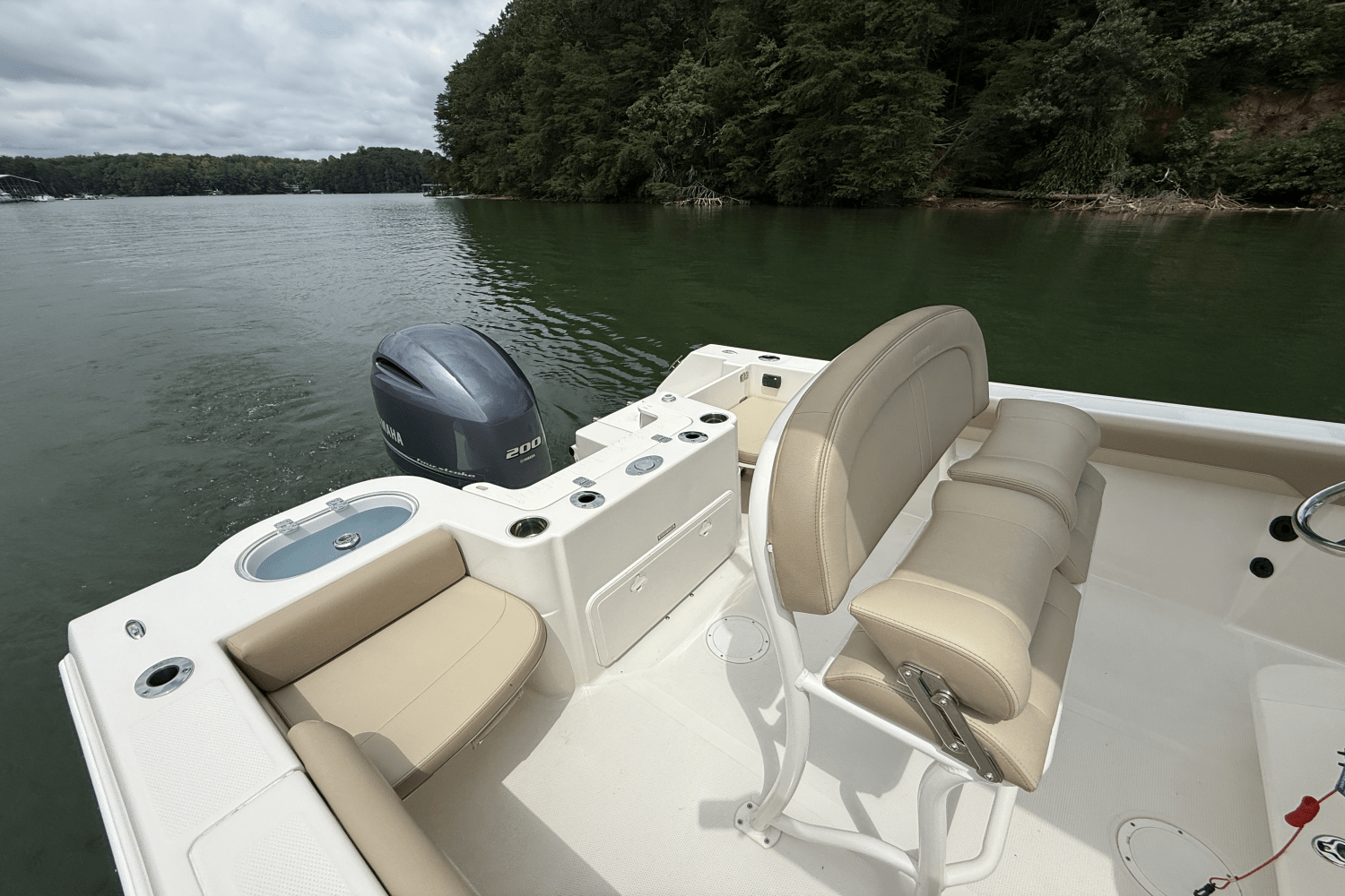 Slide: The Image of Sailfish 220 CC 2021 - 20