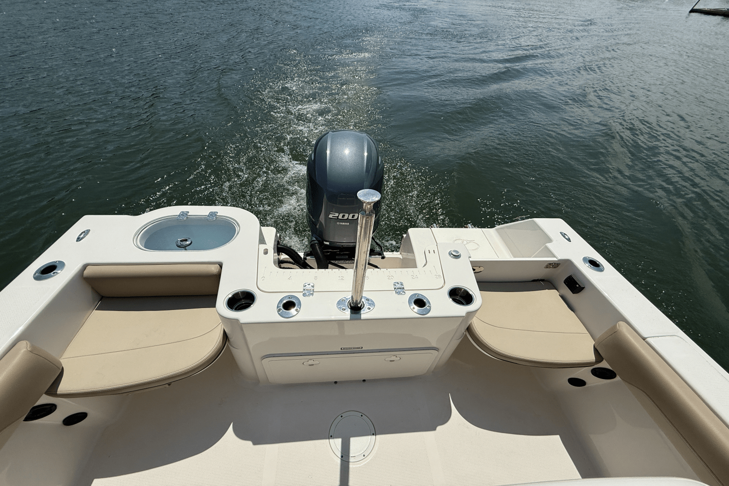 Slide: The Image of Sailfish 220 CC 2021 - 21