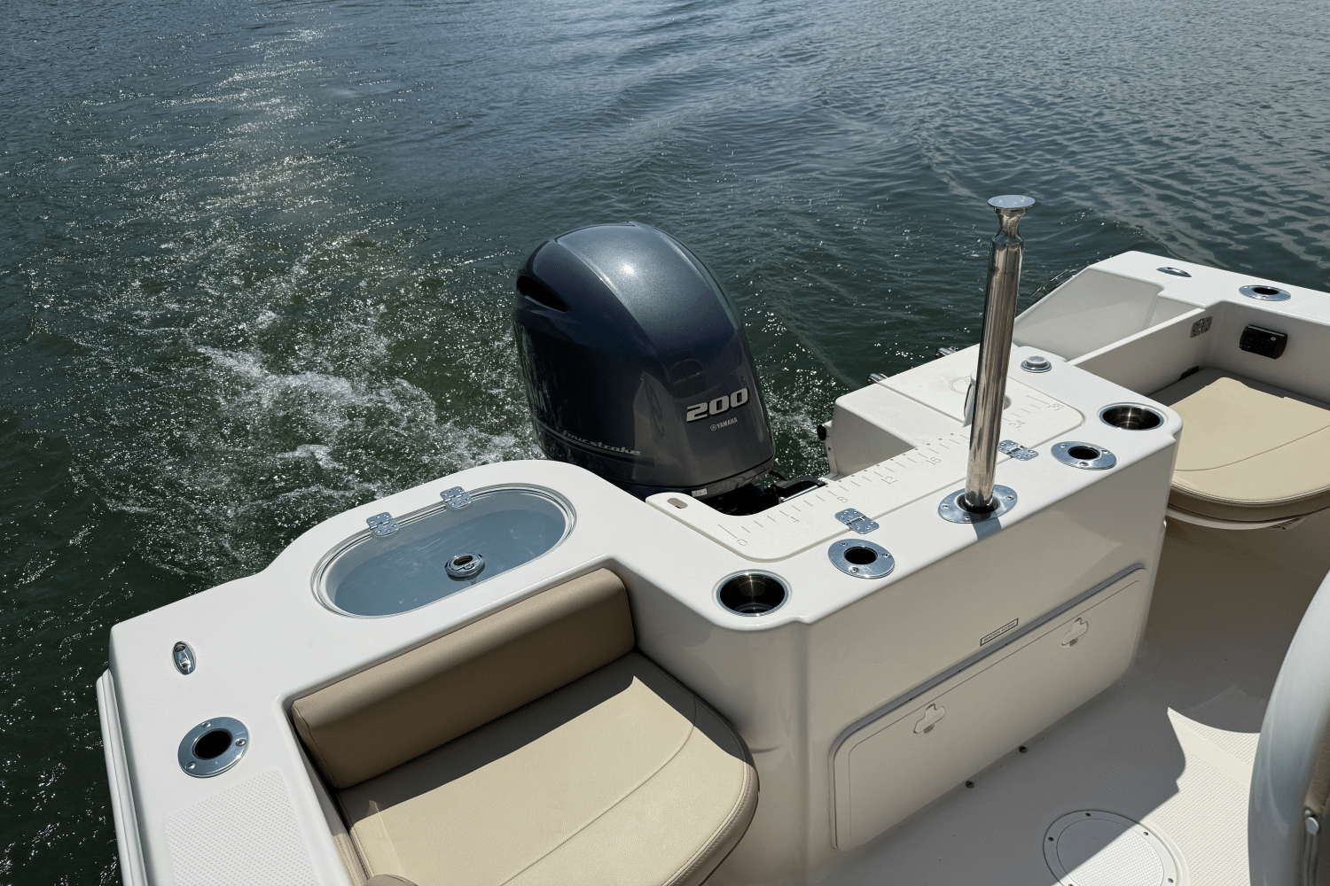 Slide: The Image of Sailfish 220 CC 2021 - 22