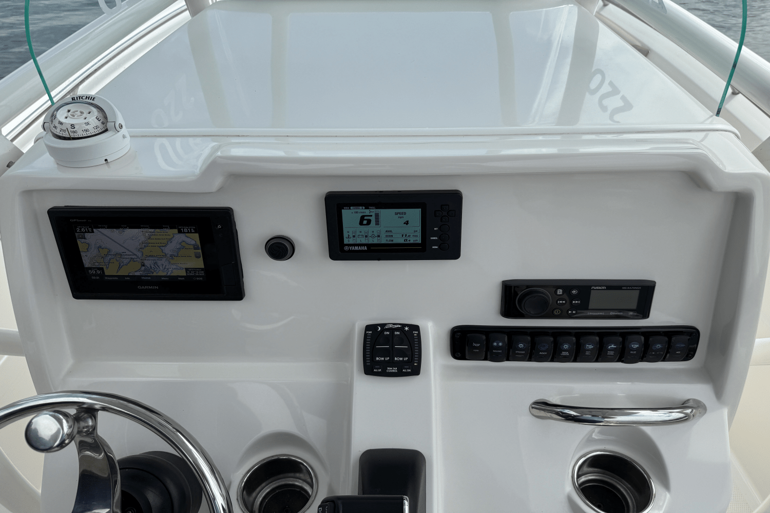 Slide: The Image of Sailfish 220 CC 2021 - 23