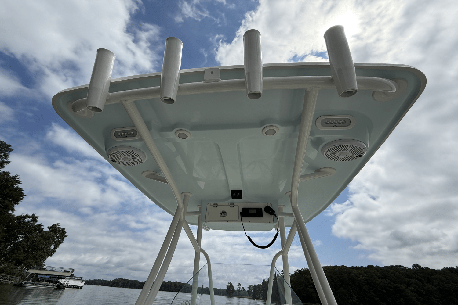 Slide: The Image of Sailfish 220 CC 2021 - 25