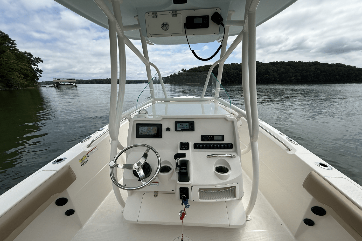 Slide: The Image of Sailfish 220 CC 2021 - 26