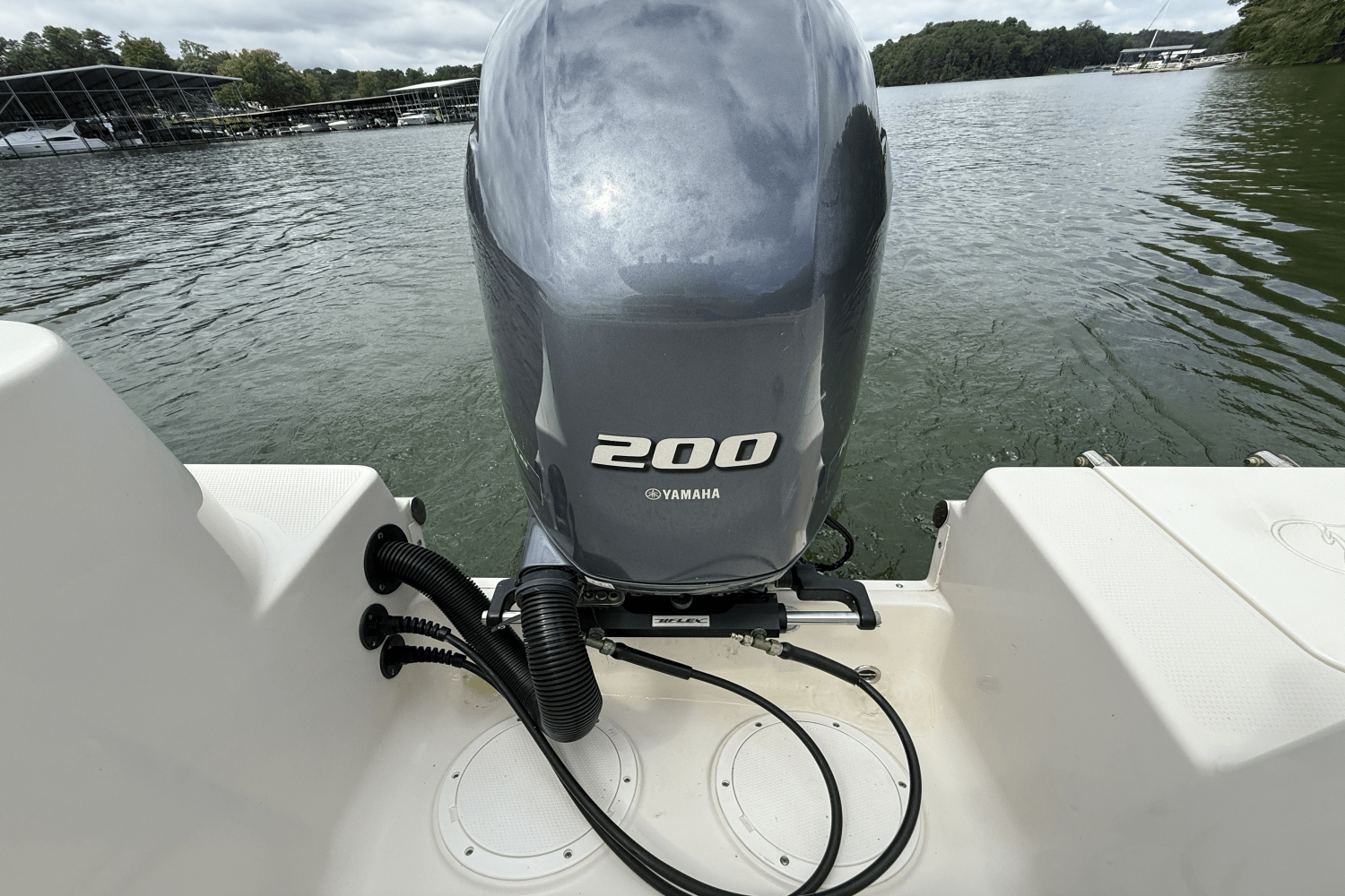 Slide: The Image of Sailfish 220 CC 2021 - 31