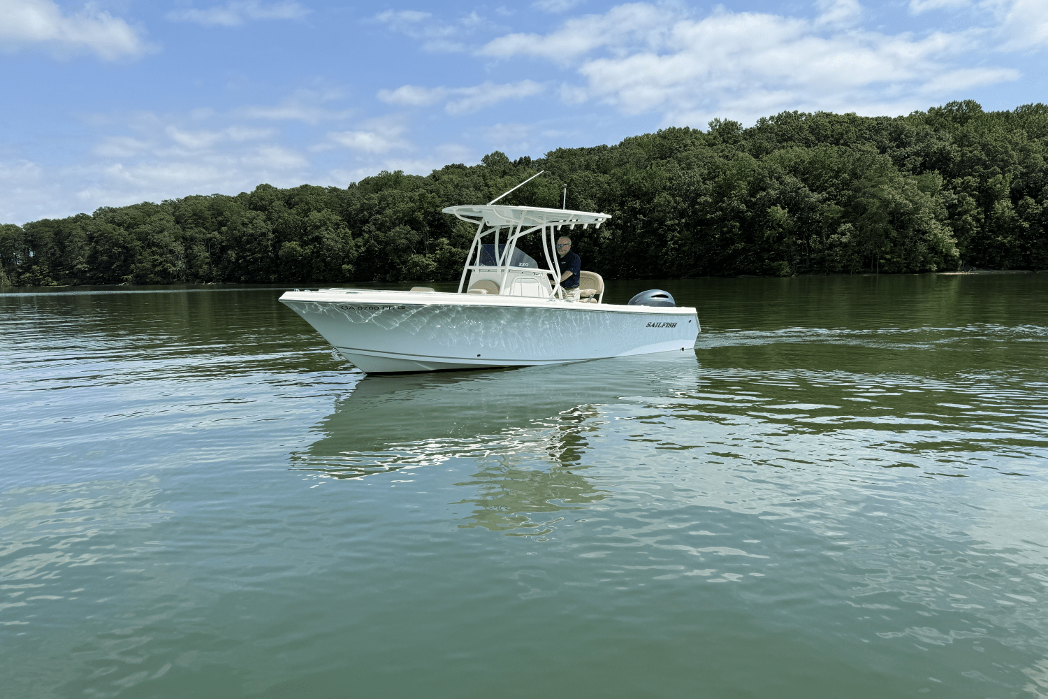 Slide: The Image of Sailfish 220 CC 2021 - 6