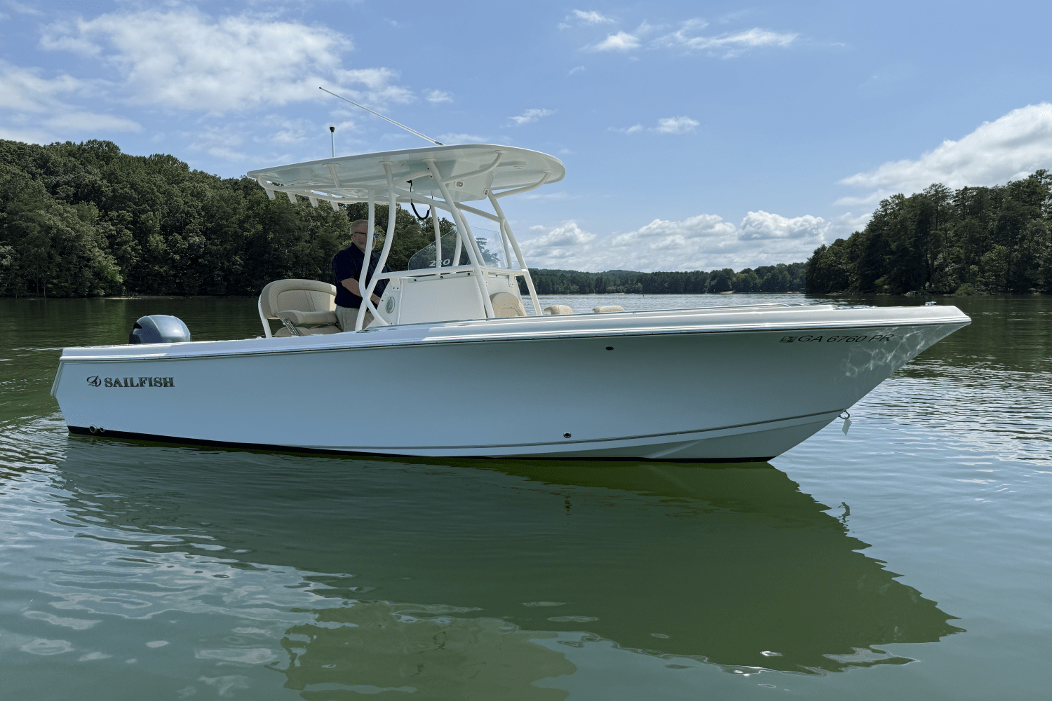 Slide: The Image of Sailfish 220 CC 2021 - 8