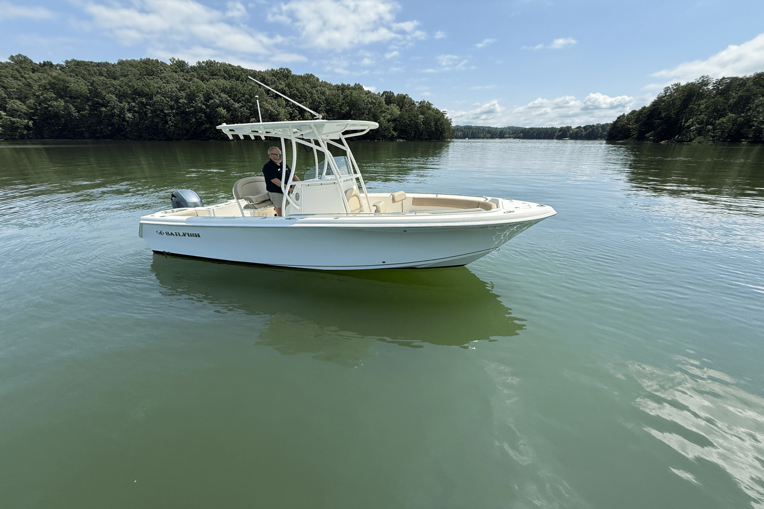 Slide: The Image of Sailfish 220 CC 2021 - 9