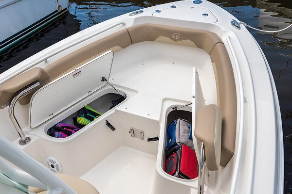 Slide: The Image of Sailfish 220 CC 2022 - 6