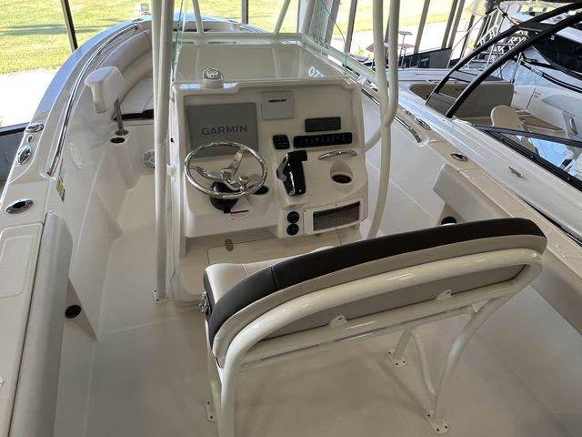 Slide: The Image of Sailfish 220 CC 2023 - 1