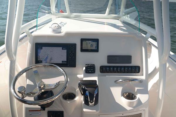 Slide: The Image of Sailfish 220 CC 2023 - 5