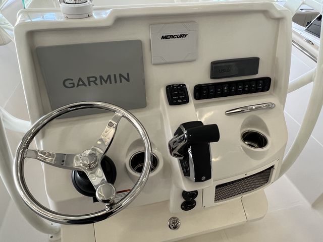 Slide: The Image of Sailfish 220 CC 2023 - 7