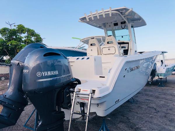 Slide: The Image of 2023 Sailfish 272 CC boat with Yamaha 200 outboard engines. - 5