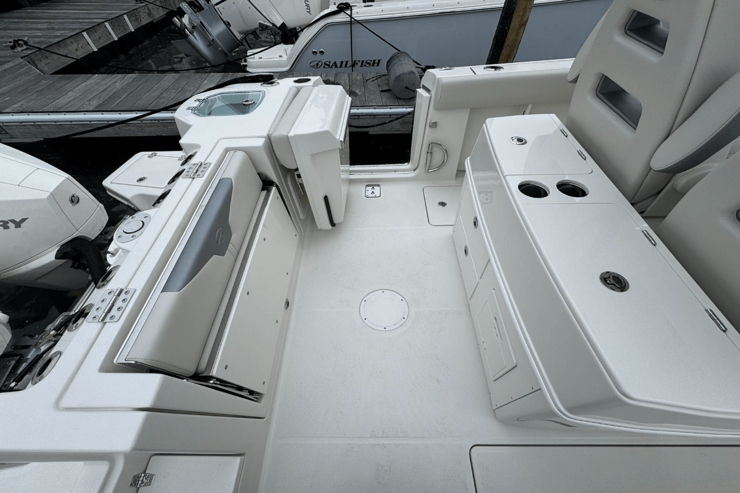Slide: The Image of Sailfish 272CC SE 2025 - 16