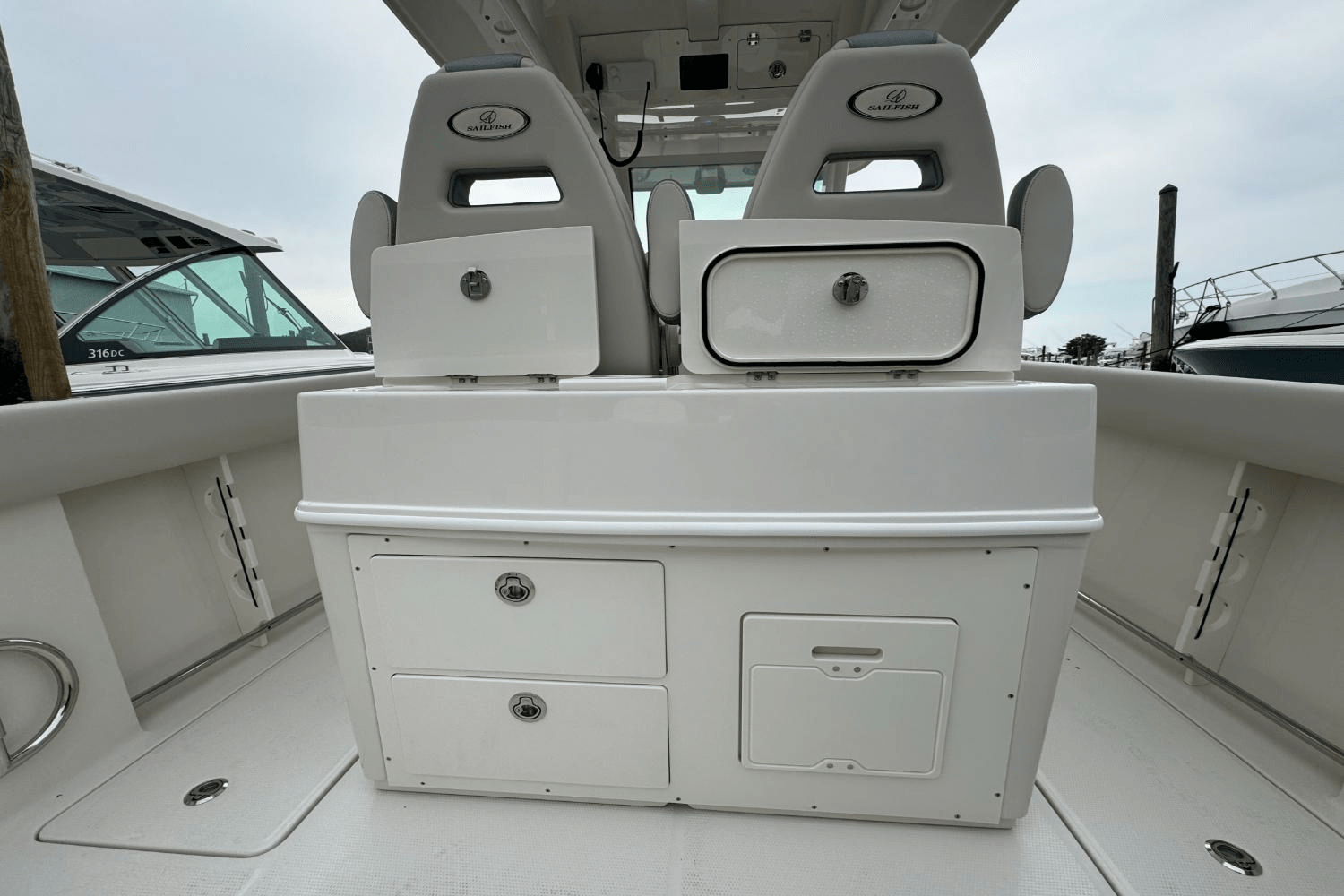 Slide: The Image of Sailfish 272CC SE 2025 - 27