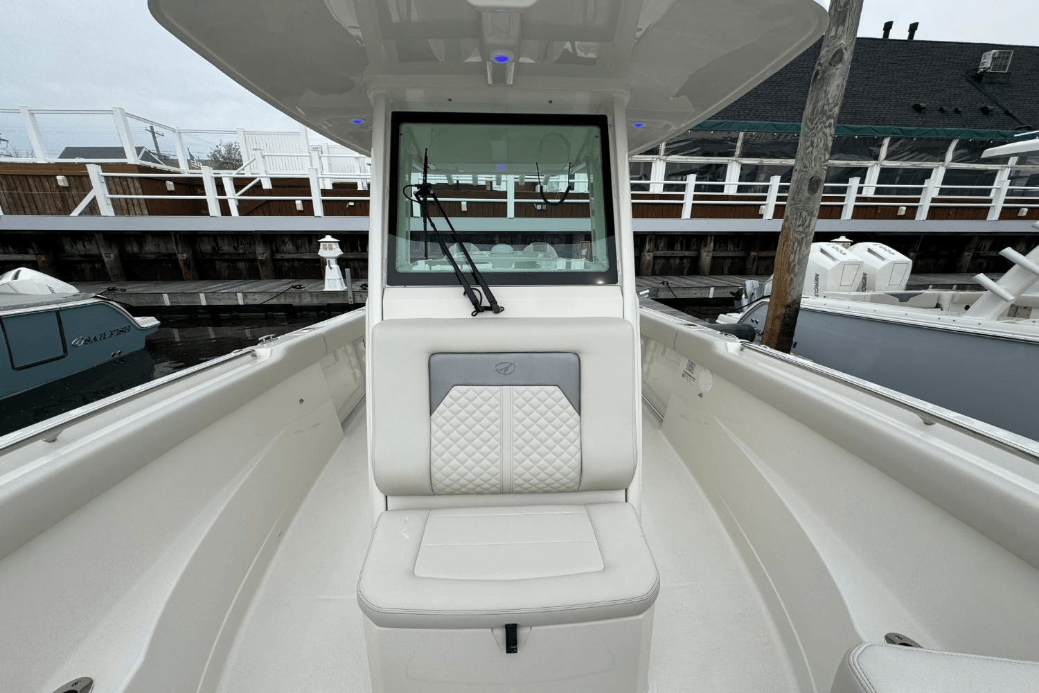 Slide: The Image of Sailfish 272CC SE 2025 - 34