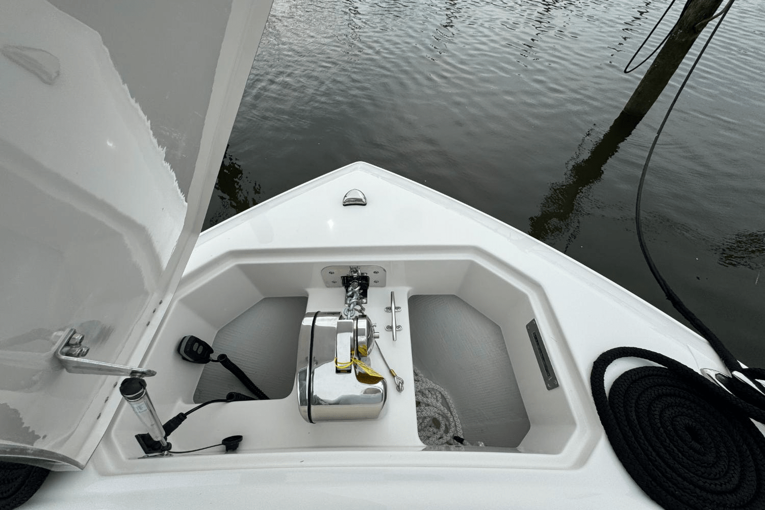 Slide: The Image of Sailfish 272CC SE 2025 - 41