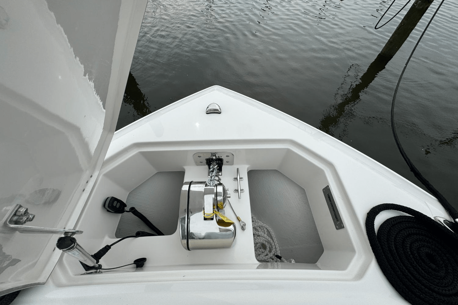 Slide: The Image of Sailfish 272CC SE 2025 - 42