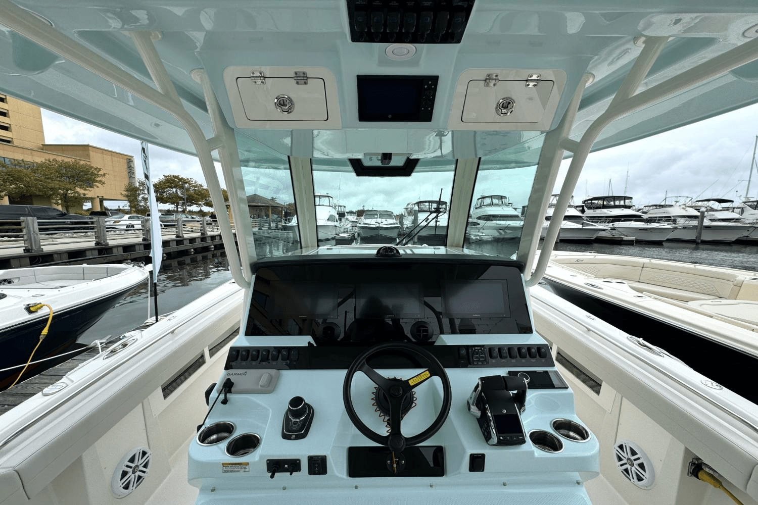 Slide: The Image of Sailfish 360 CC 2025 - 37