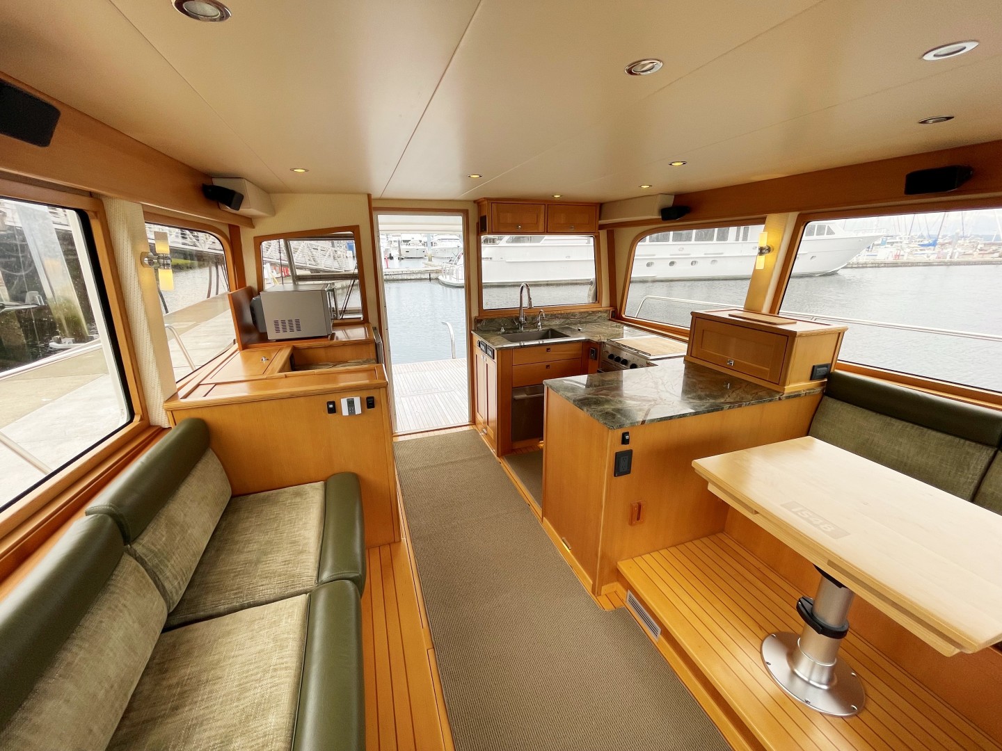 Slide: The Image of Salon looking aft - 3147043