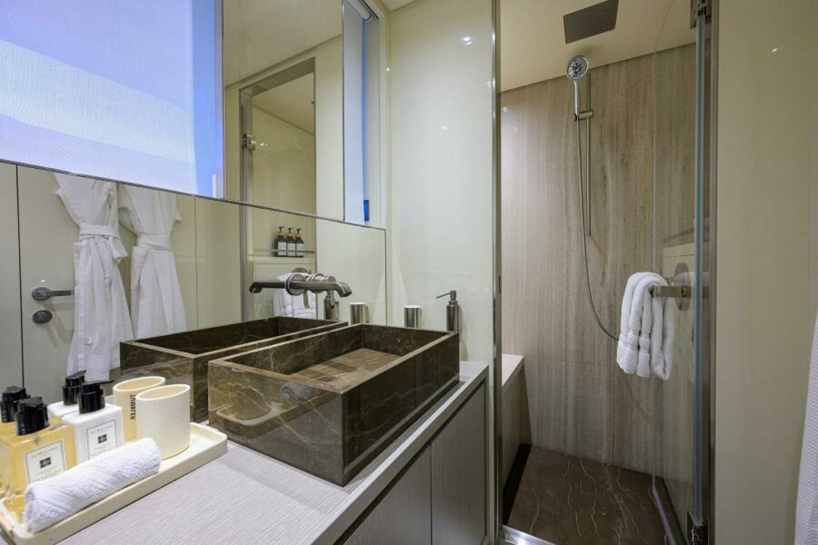 Slide: The Image of Sanlorenzo SD112 Phoenix -Forward Port Guest Head 2019 Sanlorenzo SD112 Phoenix - 4745443