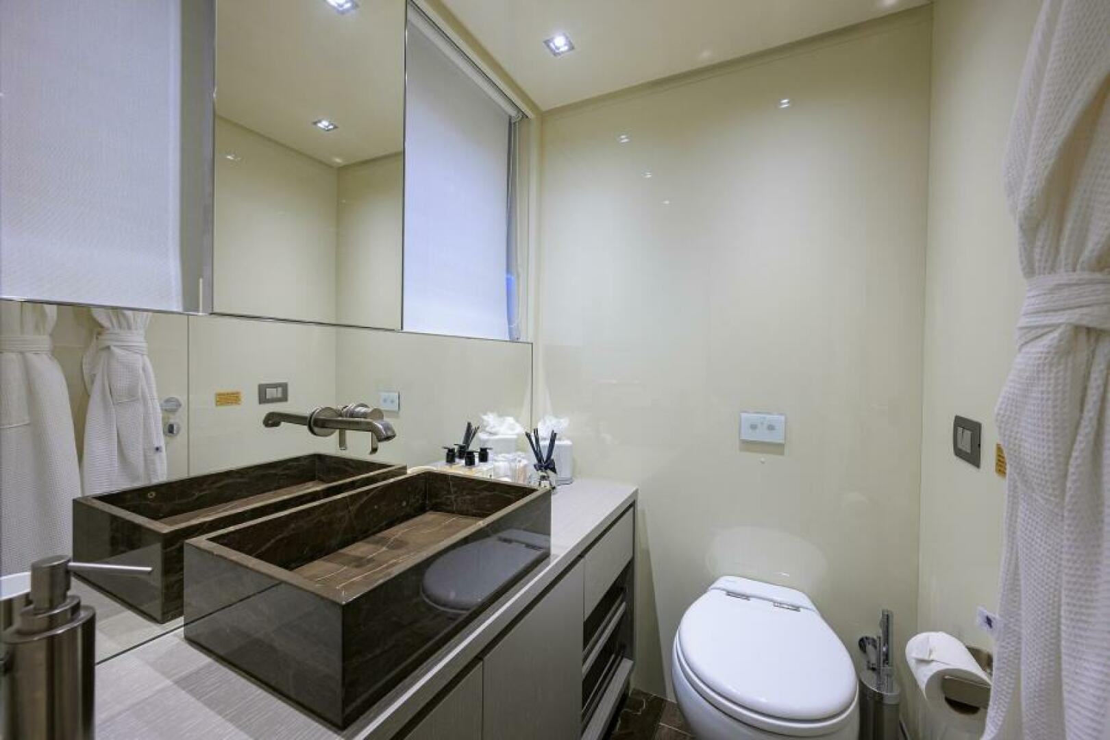 Slide: The Image of Sanlorenzo SD112 Phoenix -Forward Starboard Guest Head 2019 Sanlorenzo SD112 Phoenix - 4745447