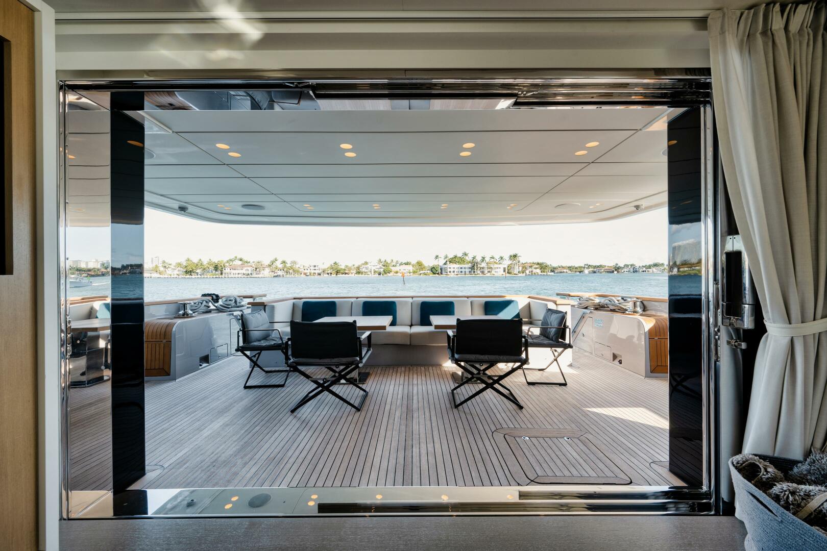 Slide: The Image of Aft Deck - 4393867