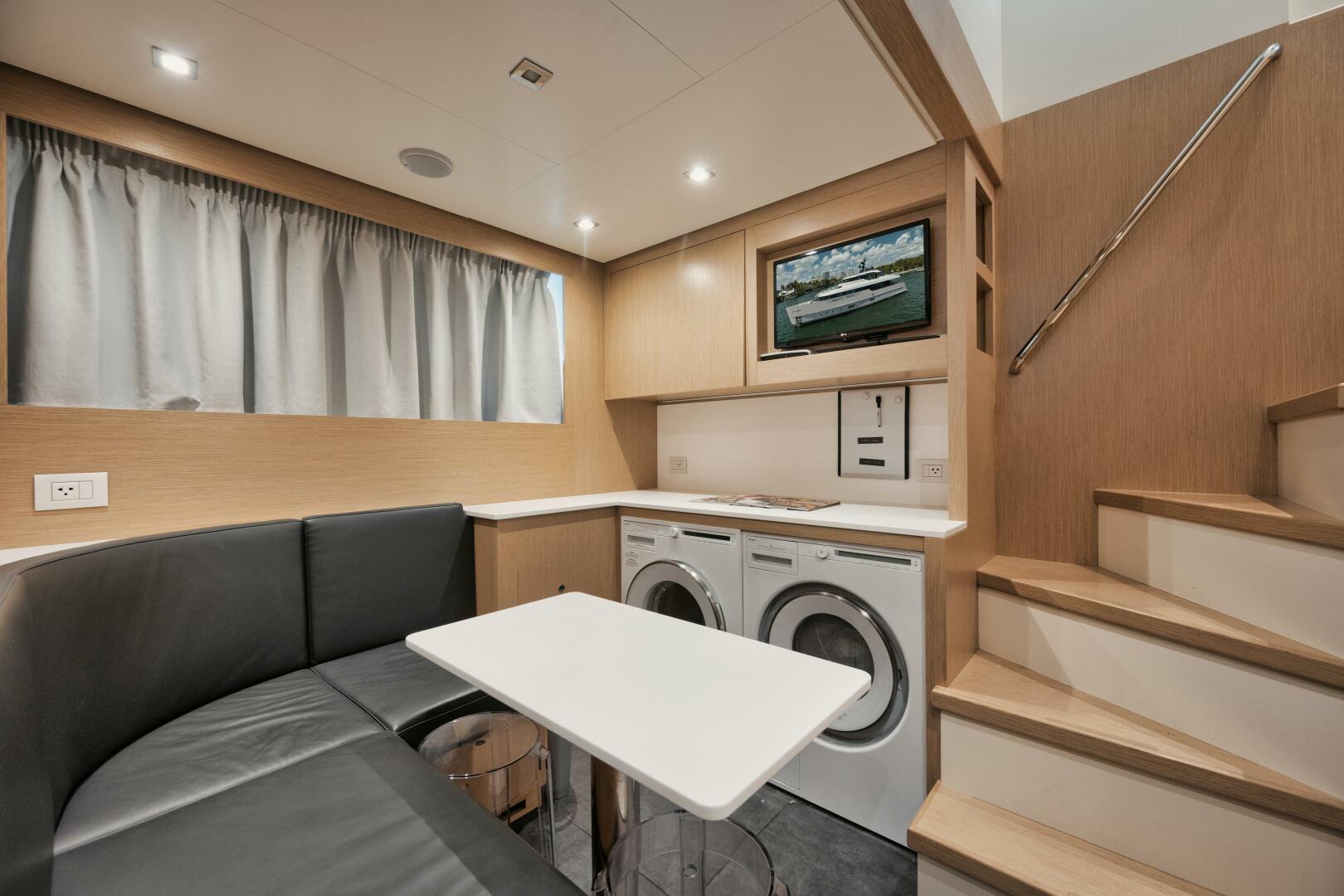 Slide: The Image of Washer/Dryer - 4393887