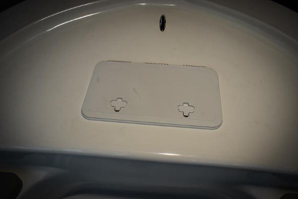 Slide: The Image of Hatch cover on a 2023 Savannah SS19 boat. - 21