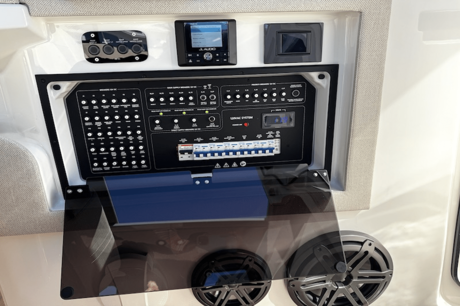Slide: The Image of Saxdor 320 GTC 2025 - 18